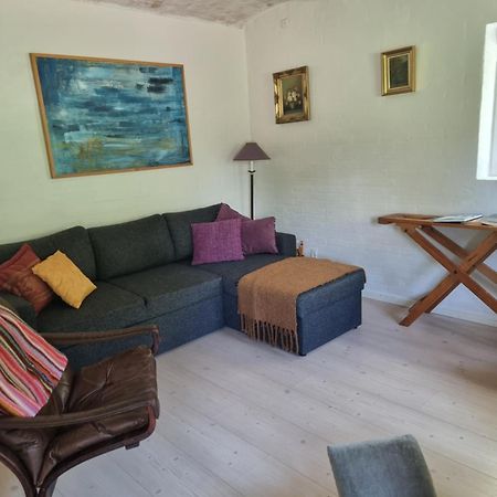 Under Regnbuen, Dit Fristed Pa Haervejen Them Bagian luar foto