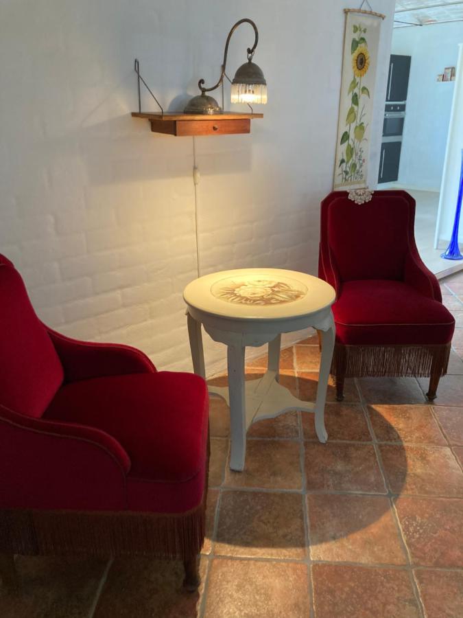 Under Regnbuen, Dit Fristed Pa Haervejen Them Bagian luar foto