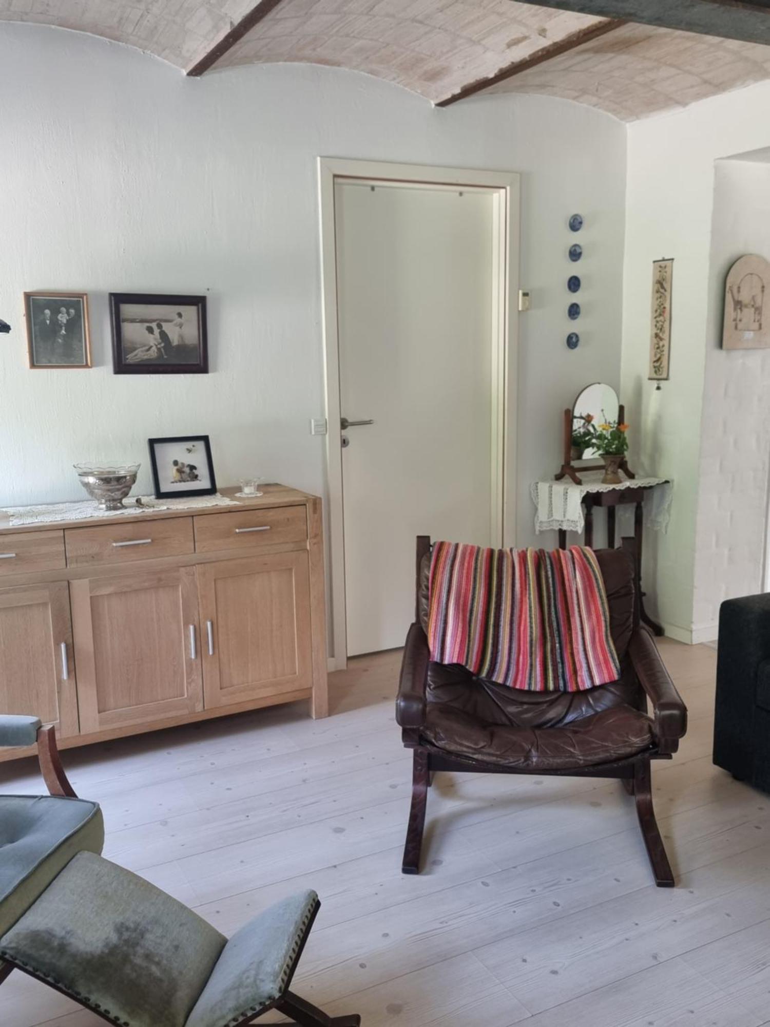 Under Regnbuen, Dit Fristed Pa Haervejen Them Bagian luar foto